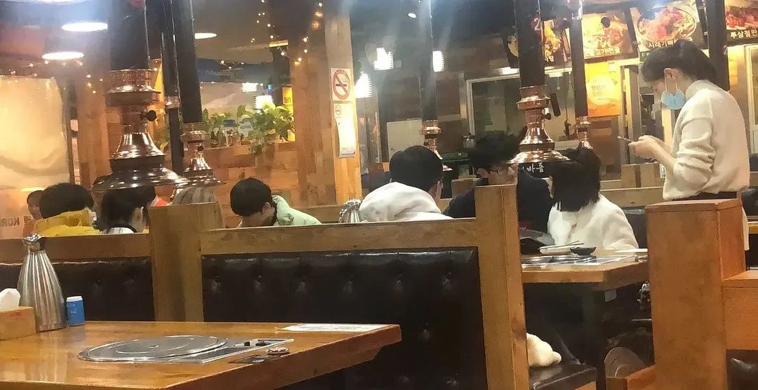 Karsa也有女朋友了？JKL还是熟悉的“电灯泡”