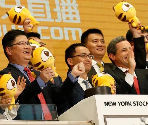 以电竞为核心：虎牙营收破100亿 斗鱼营收达96亿