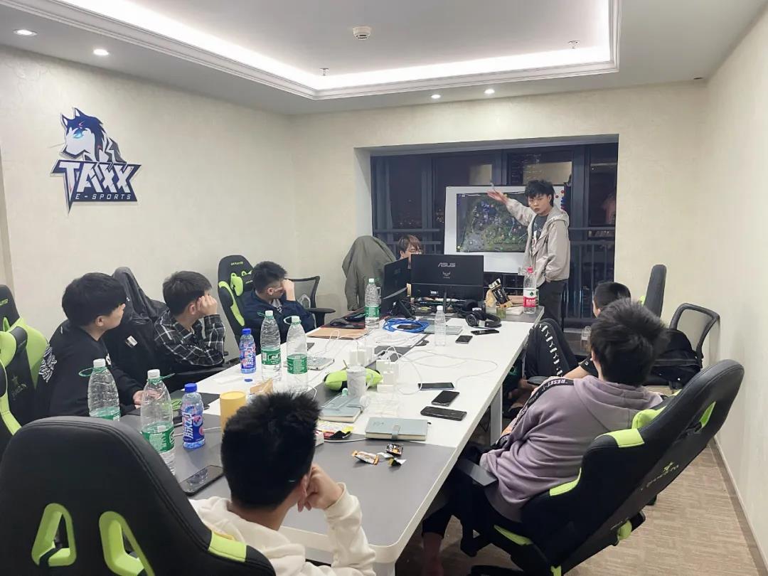 英雄联盟手游生态调研（二）：夜店跨界，城市崛起，电竞产业的新契机